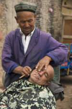 自由部門  陶酔のひと時/中国新疆ウイグル自治区カシュガル  昭47卒 岩崎 洋一郎